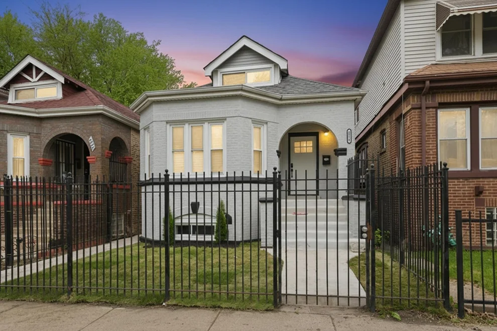Unit for sale at 6824 S Wood Street, Chicago, IL 60636