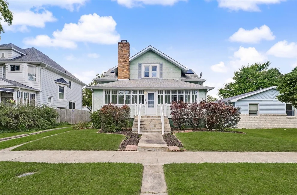 Unit for sale at 110 S Richman Street, Villa Grove, IL 61956