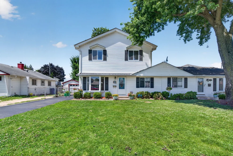 Unit for sale at 8856 S Komensky Avenue, Hometown, IL 60456