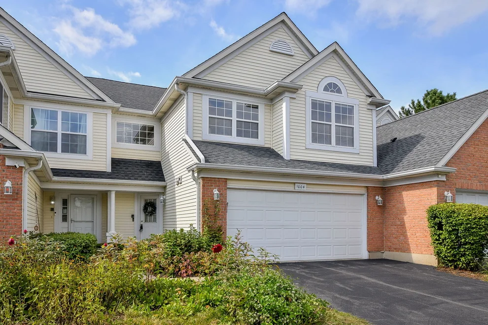 Unit for sale at 1004 Charlestowne Drive, West Chicago, IL 60185