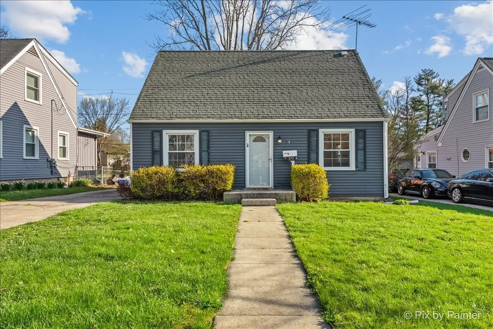 Unit for sale at 375 S Edison Avenue, Elgin, IL 60123
