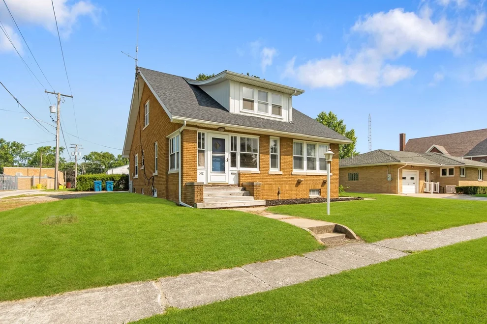 Unit for sale at 312 W Fifth Street, Minonk, IL 61760