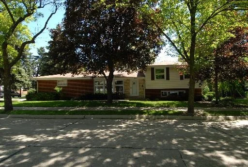 Unit for sale at 15 N Salem Avenue, ARLINGTON HEIGHTS, IL 60005