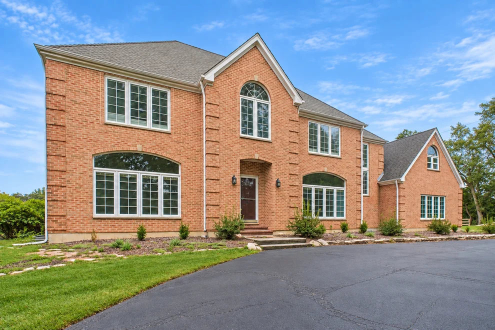 Unit for sale at 122 Deepwood Road, Barrington Hills, IL 60010