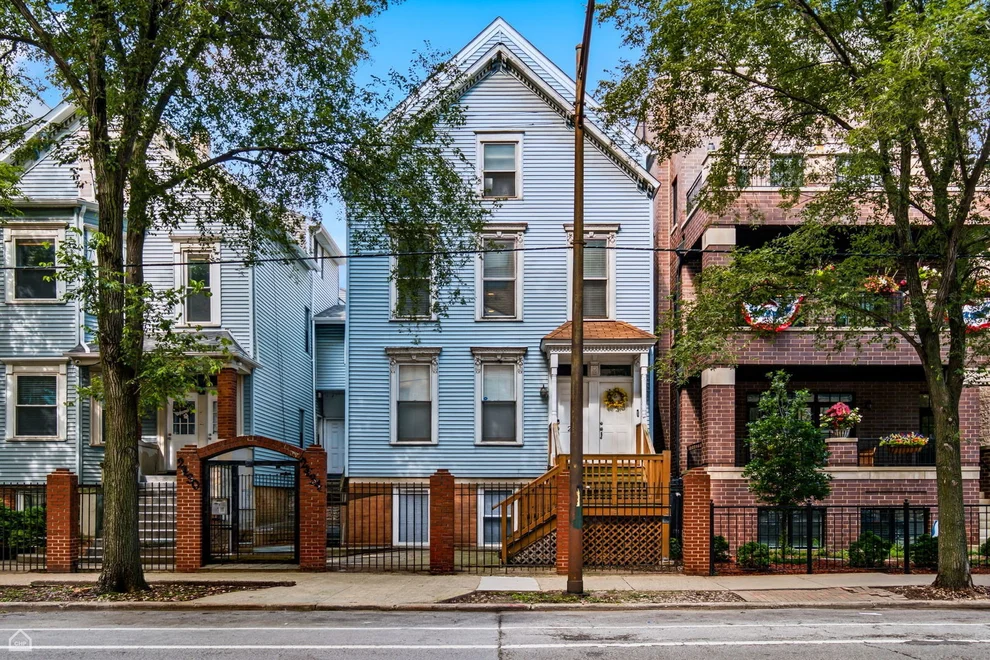 Unit for sale at 2434 N Southport Avenue, Chicago, IL 60614