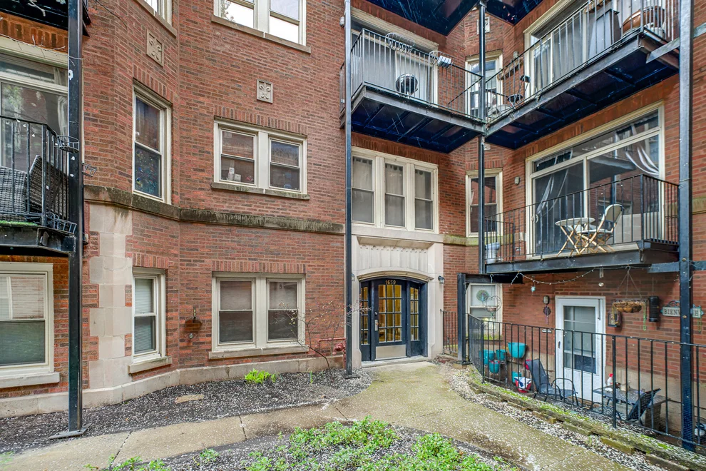 Unit for sale at 1659 W PRATT Boulevard, Chicago, IL 60626