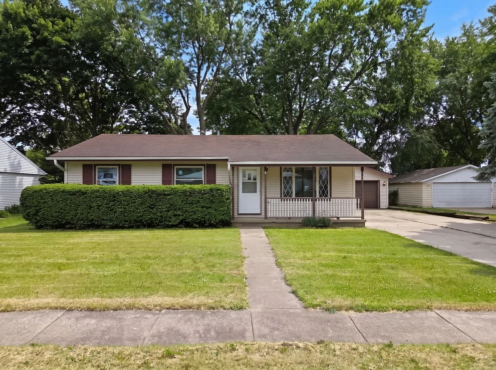 Unit for sale at 400 Phyllis Avenue, Rochelle, IL 61068
