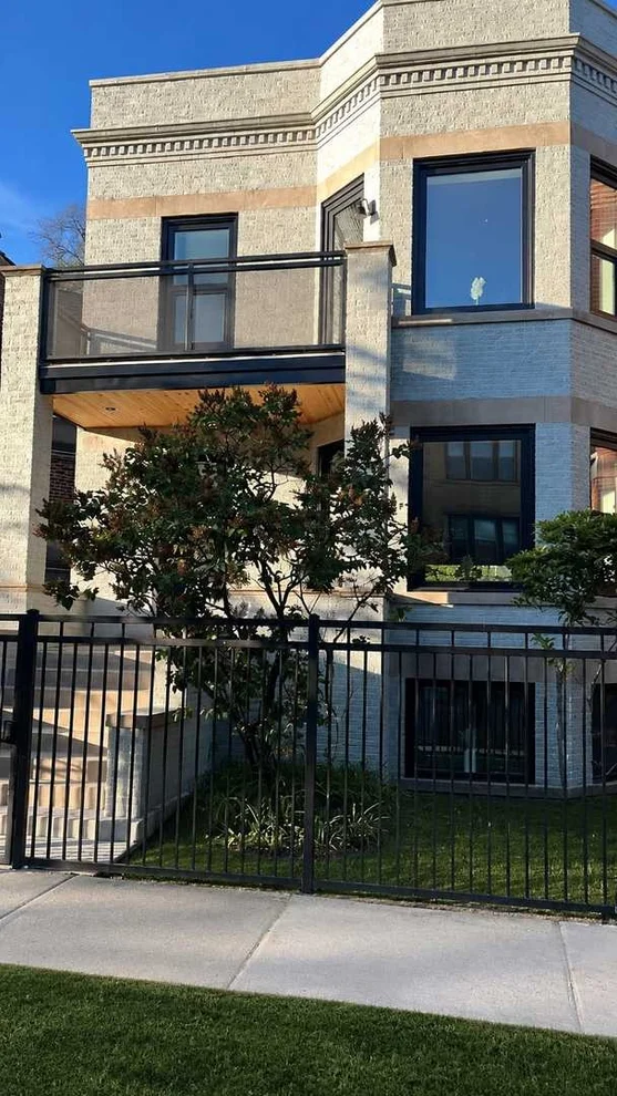 Unit for sale at 5725 N Ridge Avenue, Chicago, IL 60660