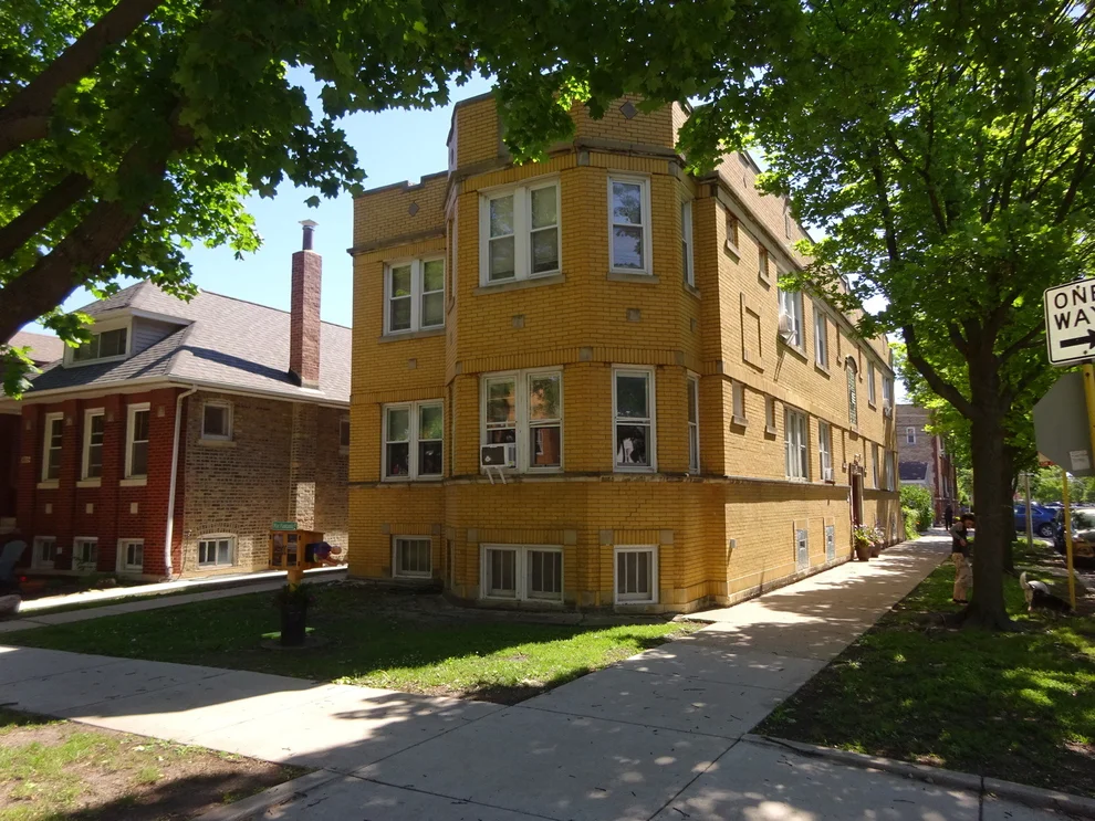 Unit for sale at 2854 W Grace Avenue, Chicago, IL 60618
