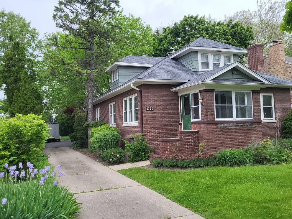 Unit for sale at 1720 Chapel Court, Northbrook, IL 60062