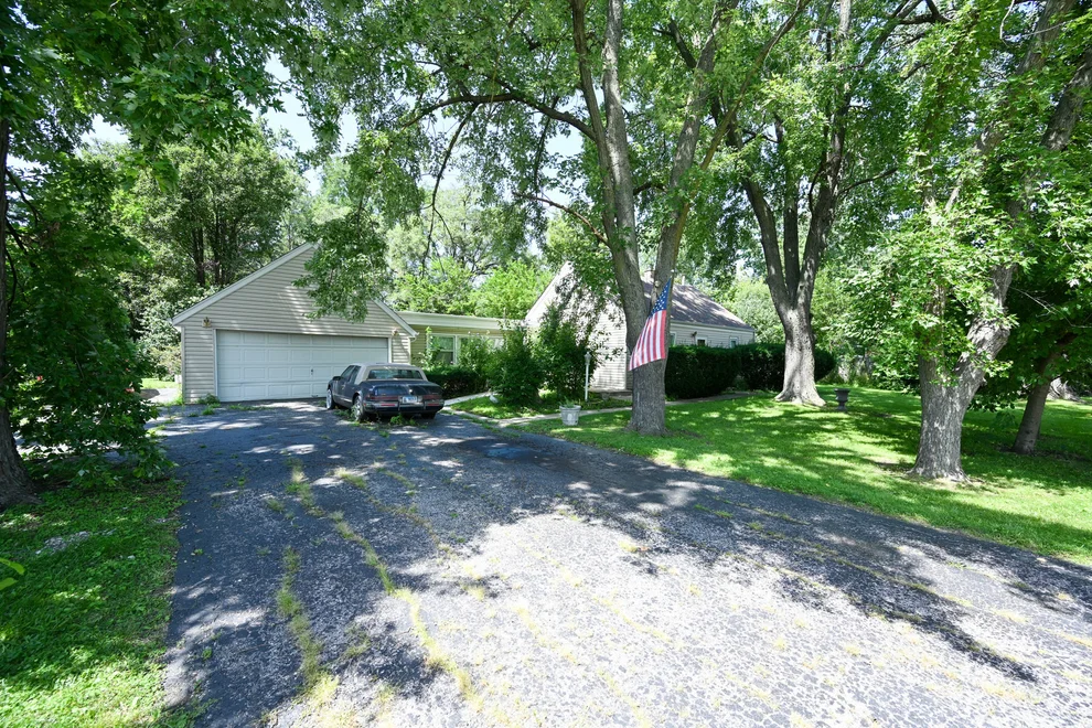 Unit for sale at 424 N Poplar Avenue, Wood Dale, IL 60191
