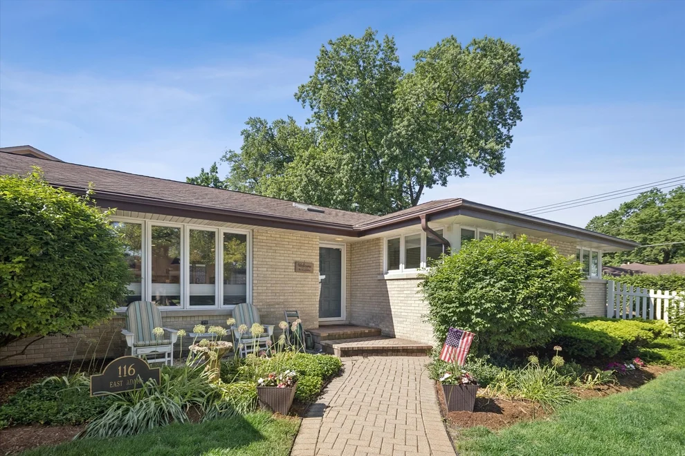Unit for sale at 116 E Adams Street, Elmhurst, IL 60126