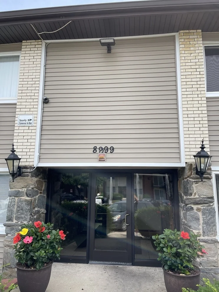 Unit for sale at 8999 KENNEDY Drive, Des Plaines, IL 60016