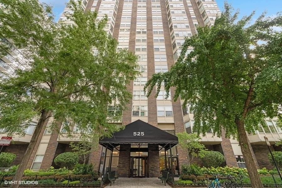 Unit for sale at 525 W Hawthorne Place, Chicago, IL 60657