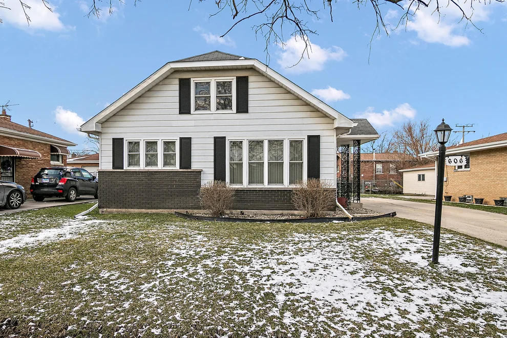Unit for sale at 606 De Angelis Court, Chicago Heights, IL 60411