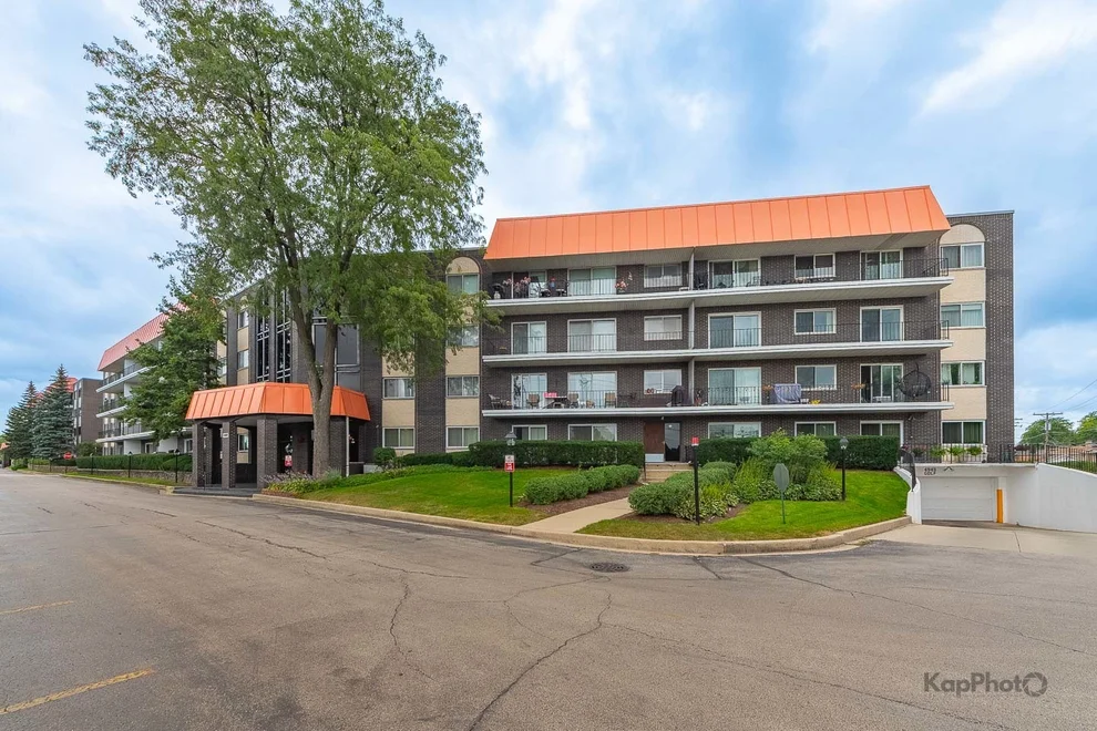 Unit for sale at 4949 Golf Road, Skokie, IL 60077