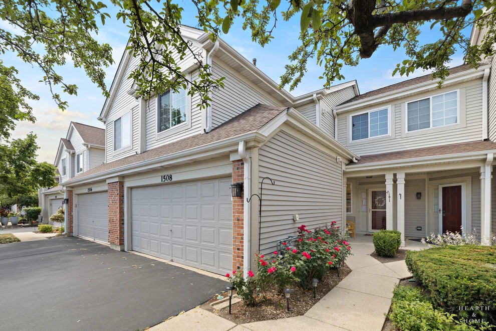 Unit for sale at 1508 N Waterbury Circle, Palatine, IL 60074