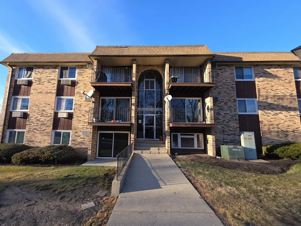 Unit for sale at 1045 Higgins Quarters Drive, Hoffman Estates, IL 60169