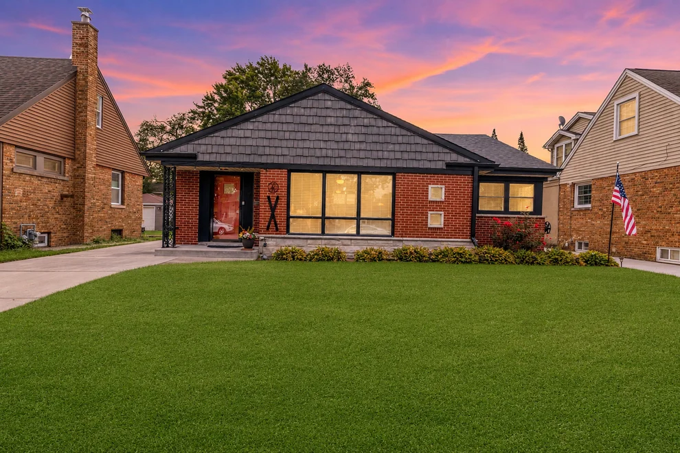 Unit for sale at 237 N Hamlin Avenue, Park Ridge, IL 60068