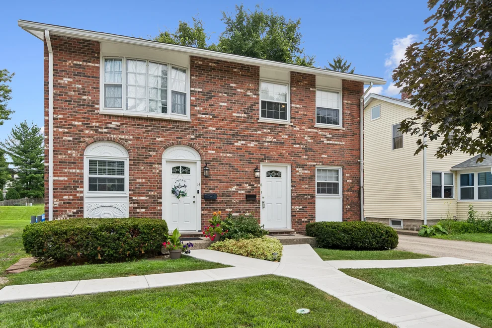 Unit for sale at 14-16 S Huffman Street, Naperville, IL 60540