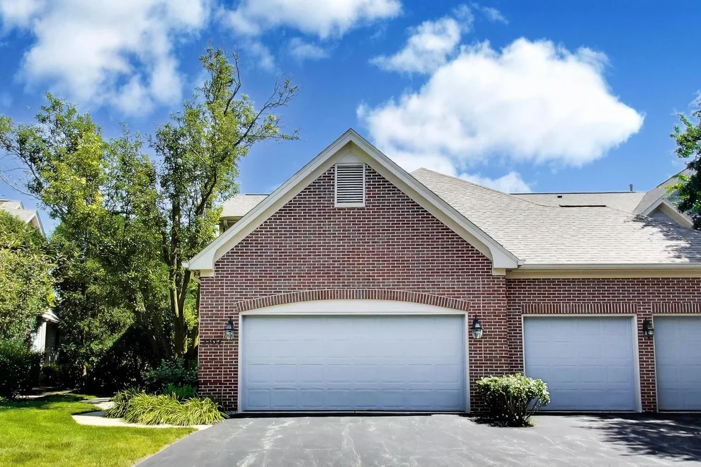 Unit for sale at 2107 Norwich Court, Glenview, IL 60026