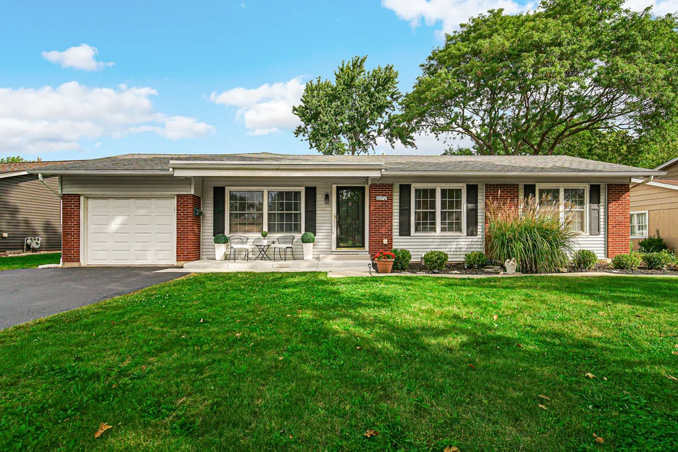 Unit for sale at 1072 Brantwood Avenue, Elk Grove Village, IL 60007