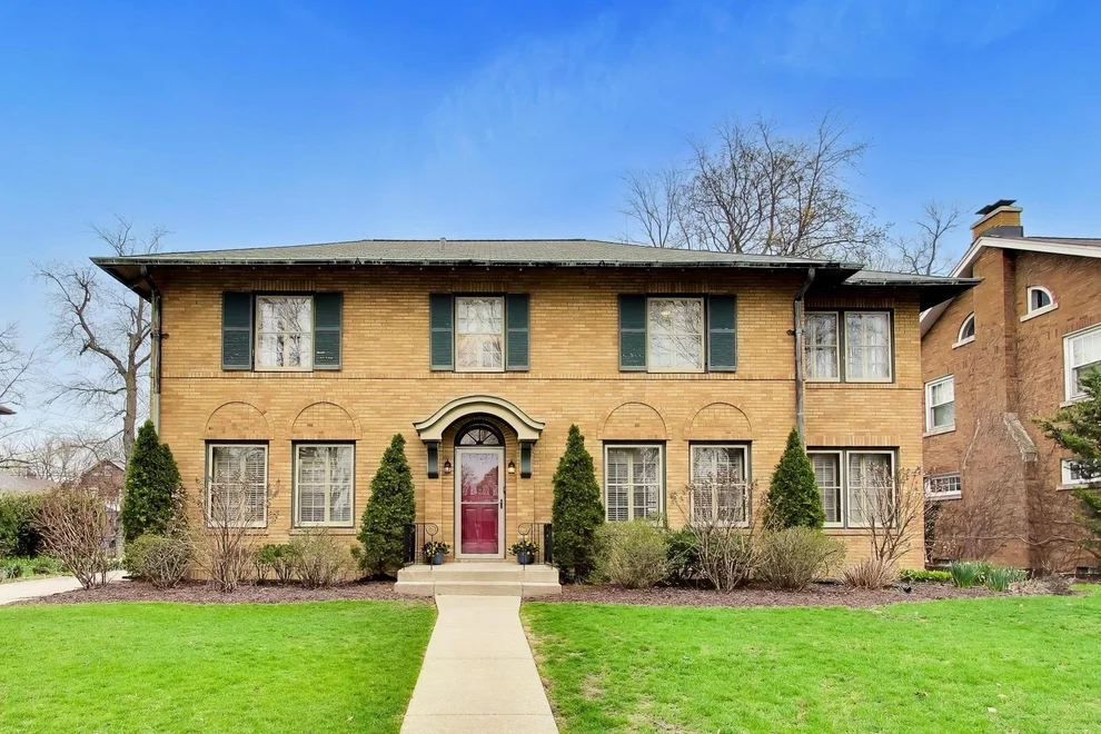 Unit for sale at 10041 S Hoyne Avenue, Chicago, IL 60643