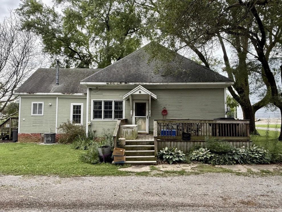 Unit for sale at 303 N Hopkins Street, Newman, IL 61942