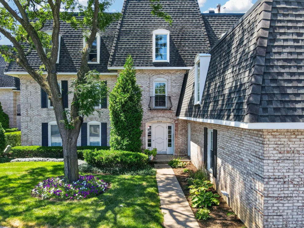 Unit for sale at 944 N Northwest Highway, Park Ridge, IL 60068
