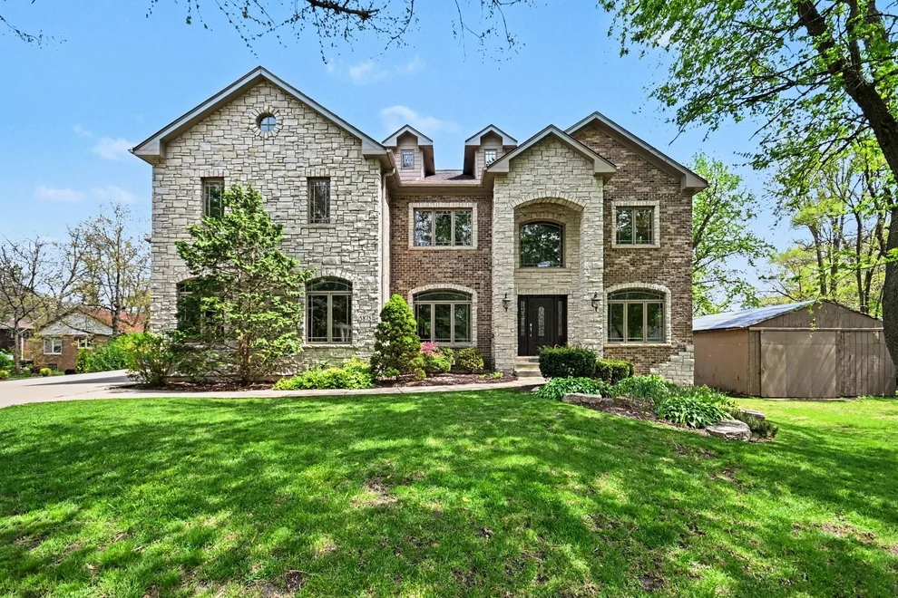 Unit for sale at 5875 Alabama Avenue, Willowbrook, IL 60527