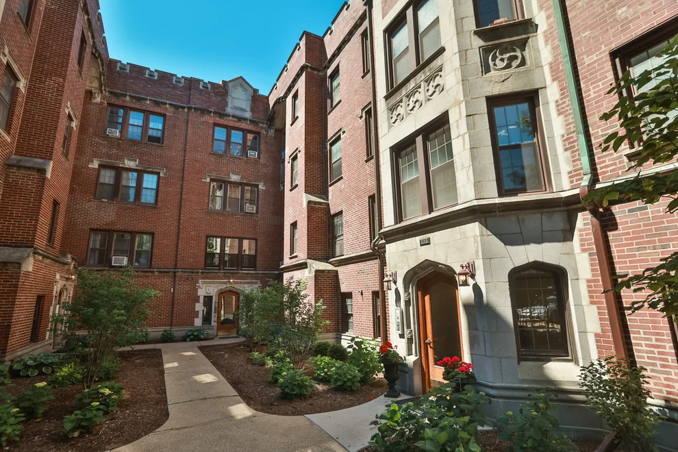 Unit for sale at 1113 Holley Court, Oak Park, IL 60301