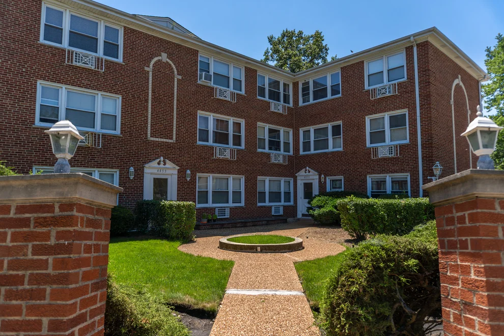 Unit for sale at 4855 Dobson Street, Skokie, IL 60077