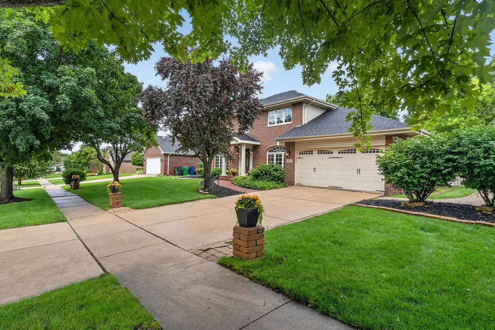 Unit for sale at 14961 Saw Grass Lane, Homer Glen, IL 60491