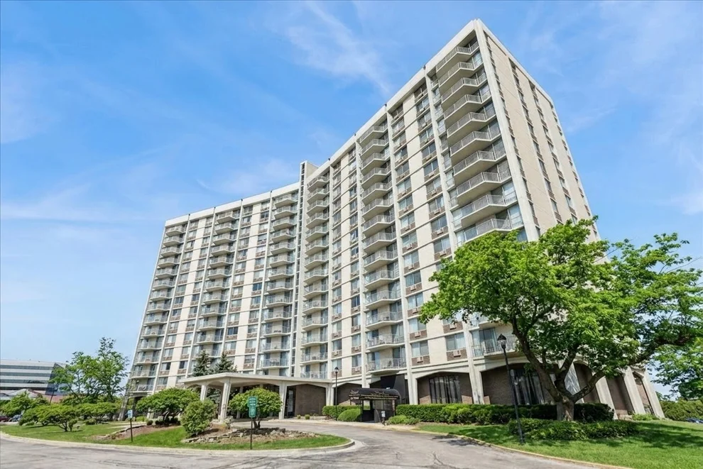 Unit for sale at 40 N Tower Road, Oak Brook, IL 60523