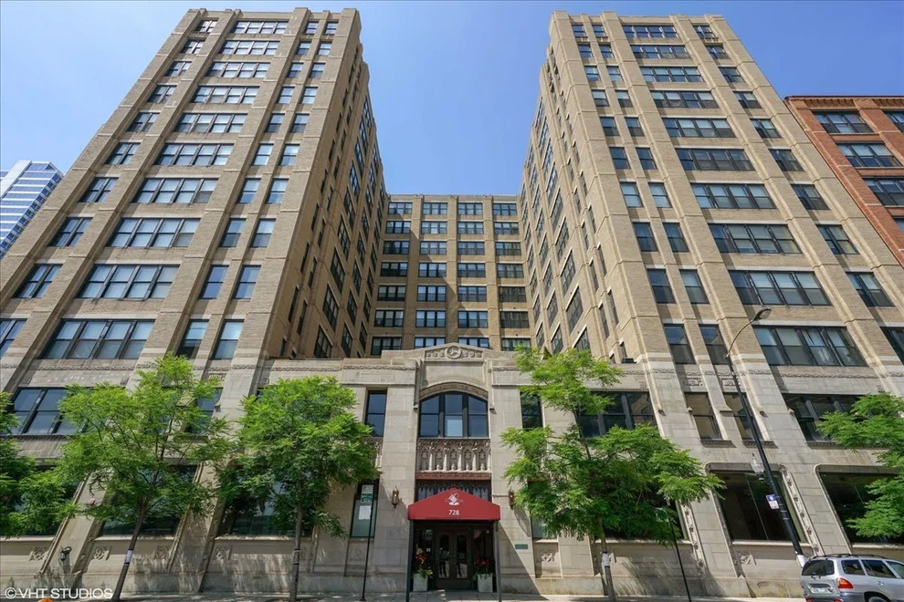 Unit for sale at 728 W Jackson Boulevard, Chicago, IL 60661