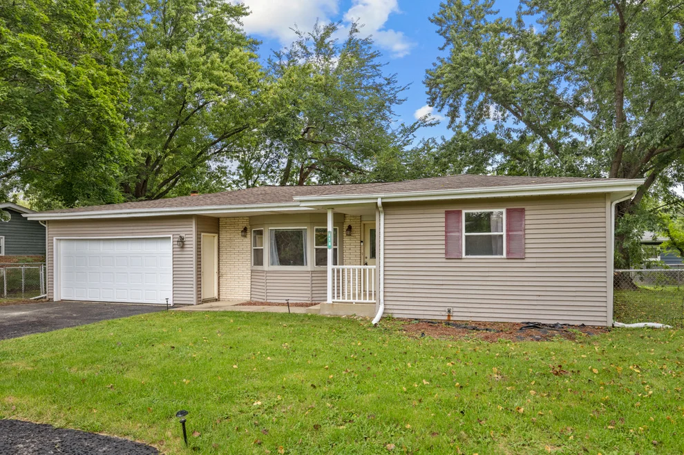 Unit for sale at 110 Bay Road, McHenry, IL 60051