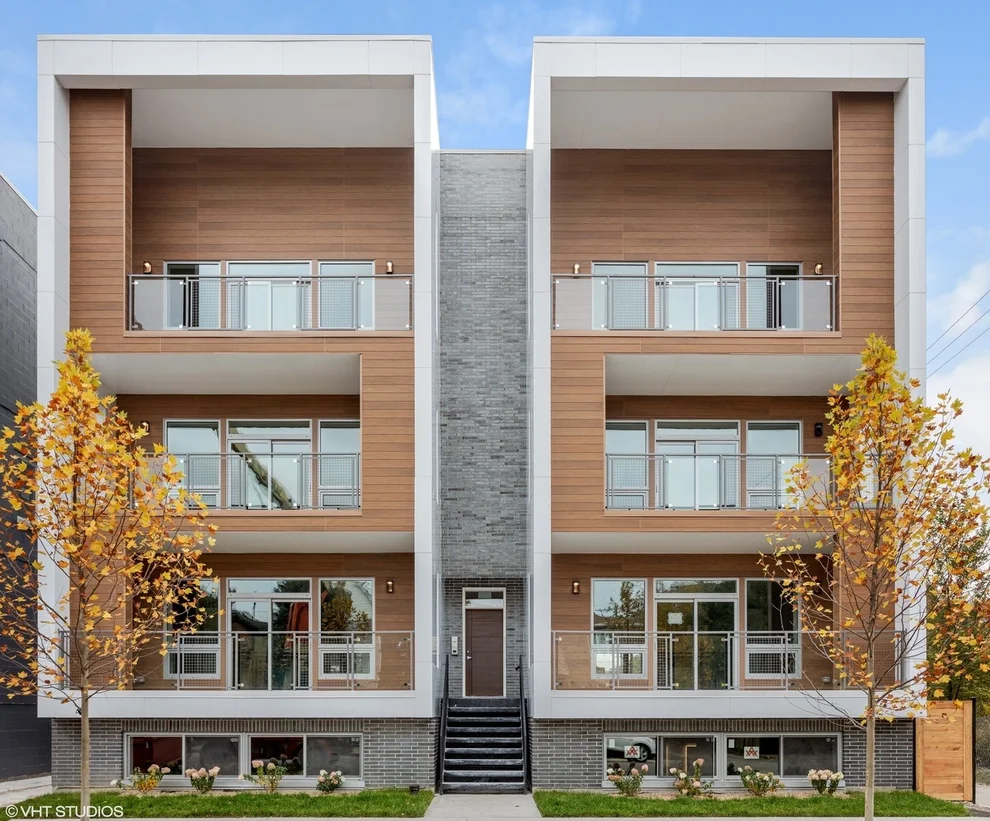 Unit for sale at 731 W 17th Street, Chicago, IL 60616