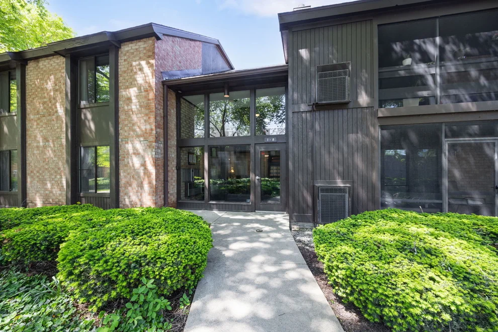 Unit for sale at 740 Saint Andrews Lane, Crystal Lake, IL 60014