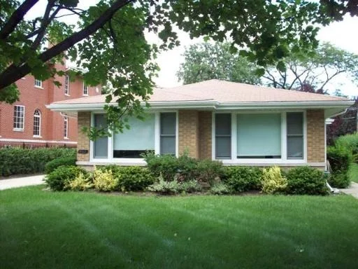 Unit for sale at 4468 W Greenleaf Avenue, LINCOLNWOOD, IL 60712