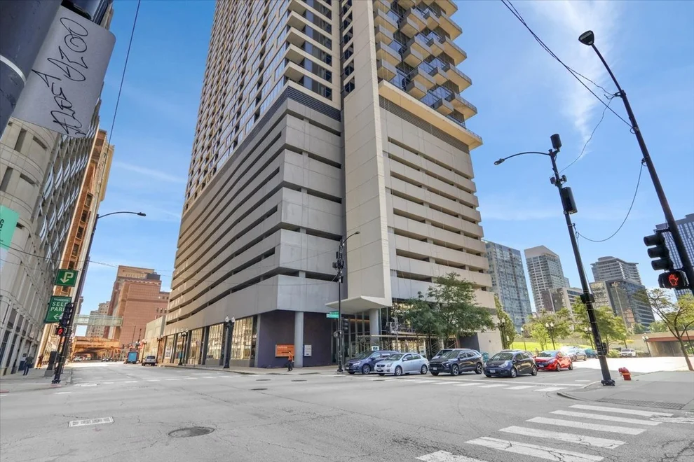 Unit for sale at 235 W Van Buren Street, Chicago, IL 60607
