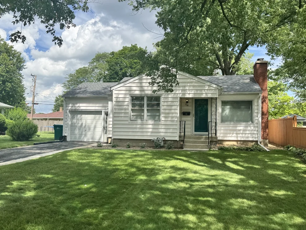 Unit for sale at 704 Woodlawn Avenue, Joliet, IL 60435
