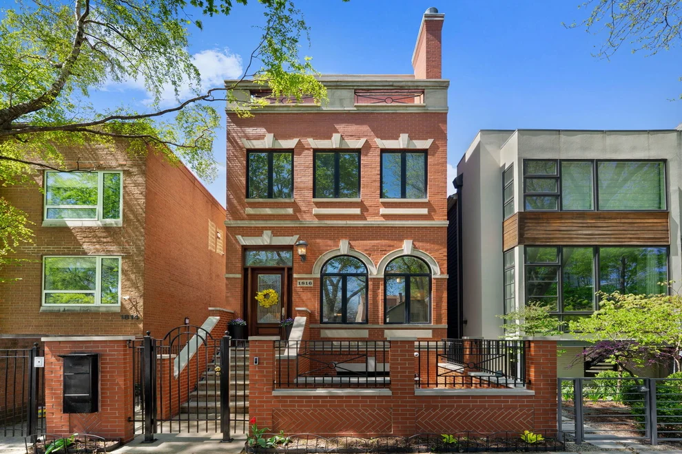 Unit for sale at 1816 N Hudson Avenue, Chicago, IL 60614