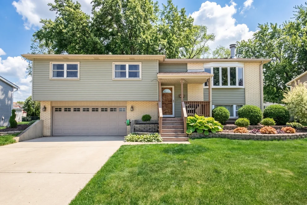Unit for sale at 2413 Sioux Avenue, Woodridge, IL 60517