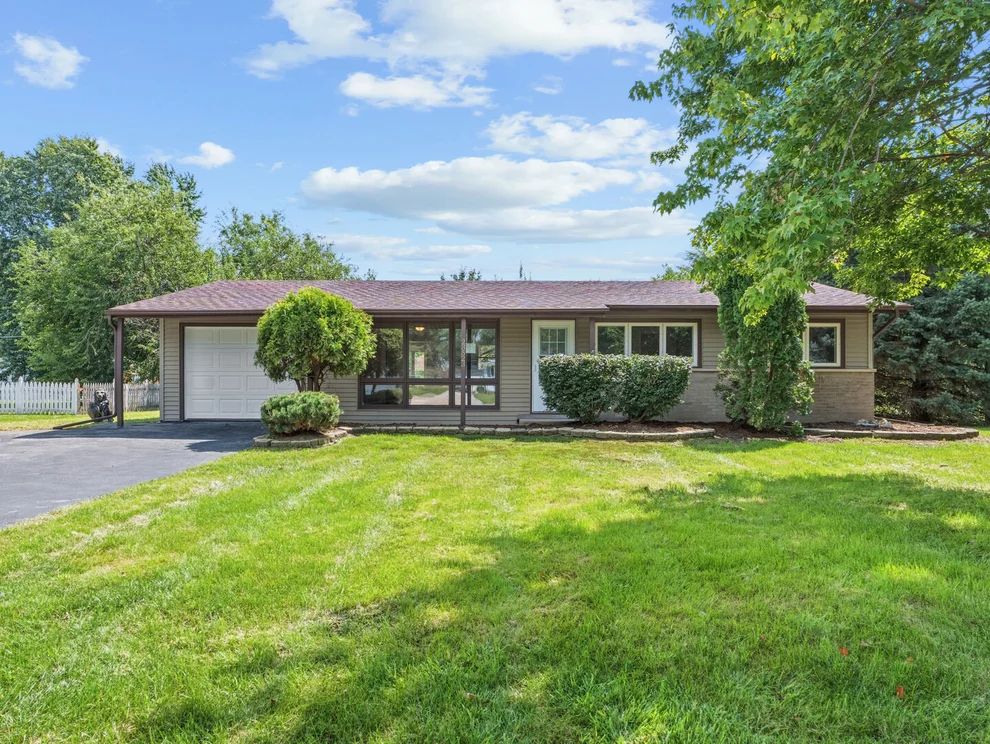 Unit for sale at 23523 W Renwick Road, Plainfield, IL 60544
