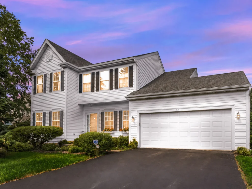 Unit for sale at 88 Stable Way, Lindenhurst, IL 60046