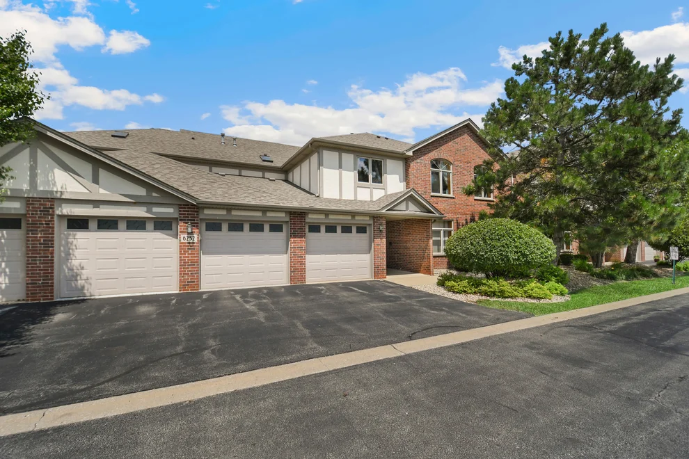 Unit for sale at 6252 Kallsen Drive, Tinley Park, IL 60477