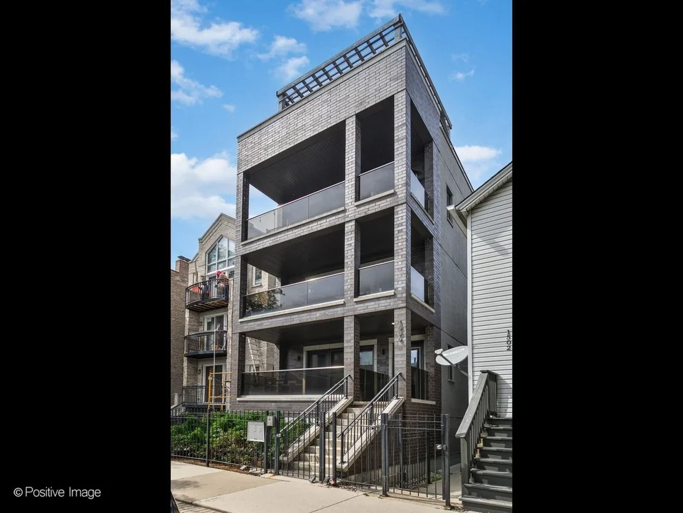 Unit for sale at 1506 W Superior Street, Chicago, IL 60642