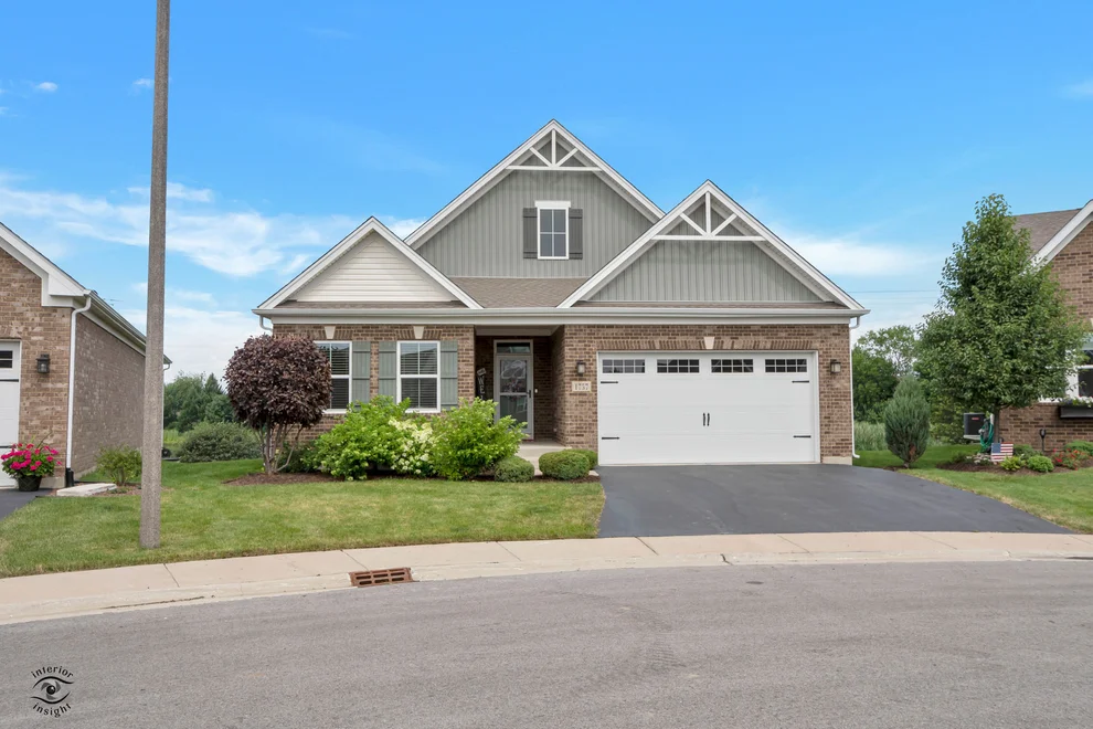 Unit for sale at 1757 Hillshire Court, New Lenox, IL 60451