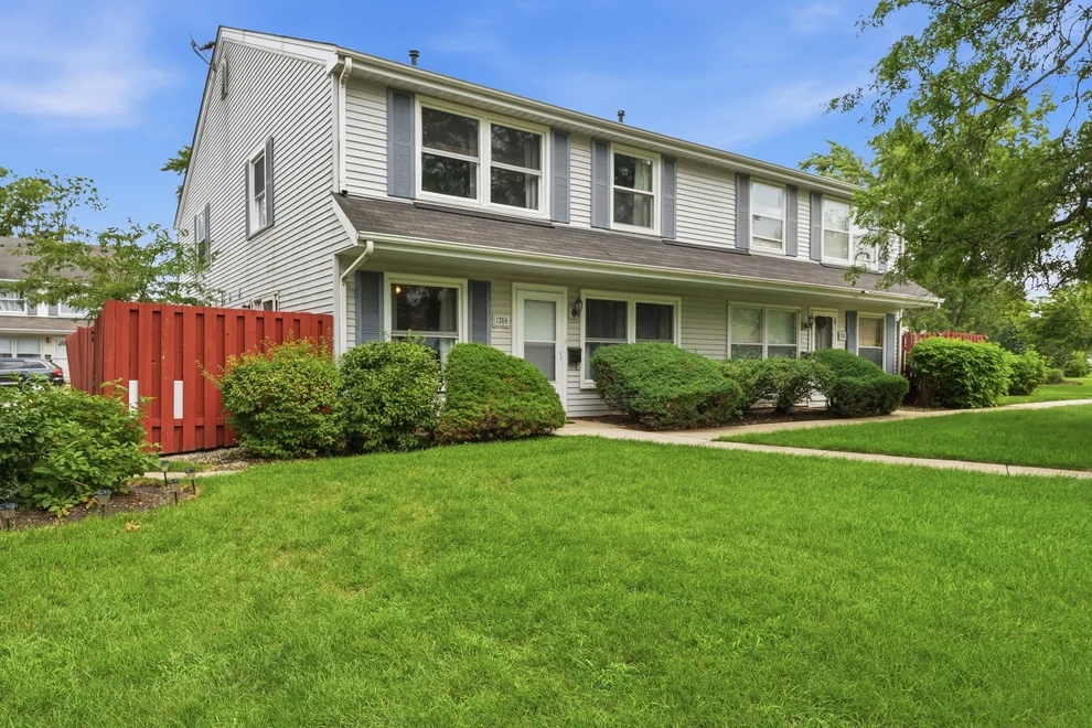 Unit for sale at 1784 Queensbury Circle, Hoffman Estates, IL 60169