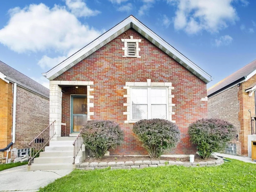 Unit for sale at 3525 Prairie Avenue, Brookfield, IL 60513
